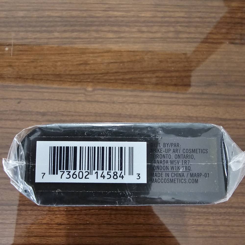 MAC 179 Body Buffer Makeup Brush - Picture 3 of 3